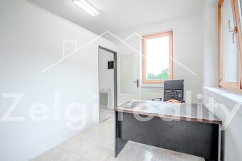 Pronájem multifunkční haly 484 m² s kancelářemi a velkou man - 5