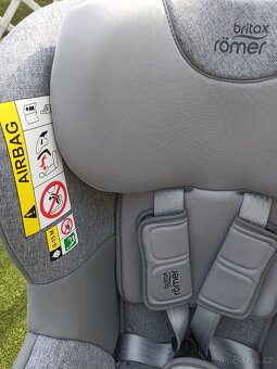 Otočná sedačka Britax SWINGFIX M i-size - 5