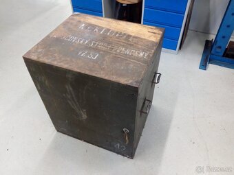 Vojenský šicí stroj - 5