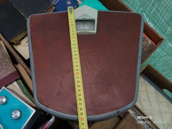 Stará kovová osobní váha - 5