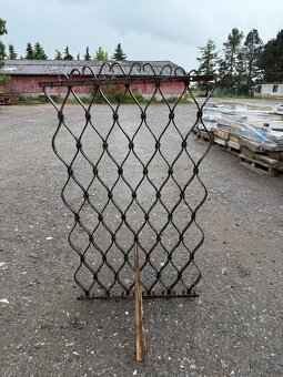 Staré železné mříže 2 - 5