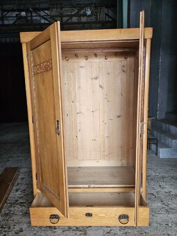Starožitný nábytek - 5