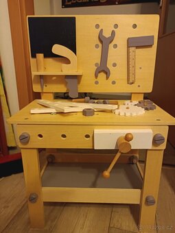 Dřevěná dílna s nářadím - 5