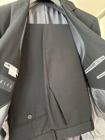 Pánský oblek a 2 košile - 5