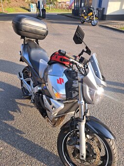 Suzuki GSR600 - 5