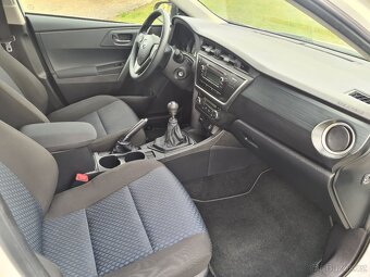 Toyota Auris - 5