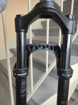 Vzduchové vidlice pro kola 27.5"-29" pevná osoba 15. - 5