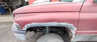 Dodge RAM 5.9 V8 4x4 AT motor i převodovka po GO, zvýšený - 5