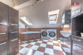 Prodej rodinného domu, 232 m², Benešov nad Pl, ul. Wolkerova - 5