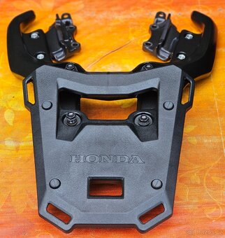 Honda NX 500 Top case kit - 5