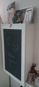 Sklápěcí stůl na zeď - 5