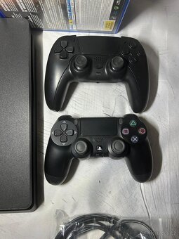 PlayStation 4 + 2 ovladače - 5