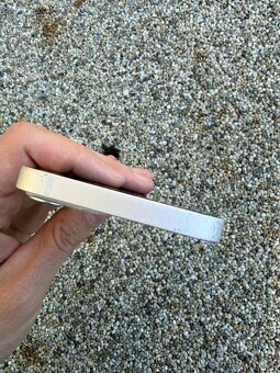 IPhone 13 - baterie 100% - 5