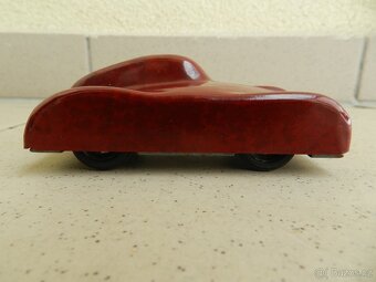 ZÁVODNÍ AUTO - MONOPOST - BAKELIT - 50 LÉTA ČSSR - 5