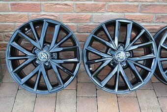 5x114,3 R17 Hliníkové disky Toyota Corolla - 5