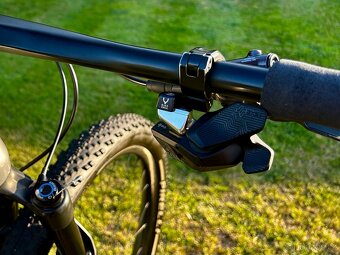 🚀 Canyon Exceed CF 7 – závodní XC raketa - 5