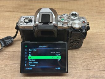 Olympus OM-D E-M10 Mark III - 5