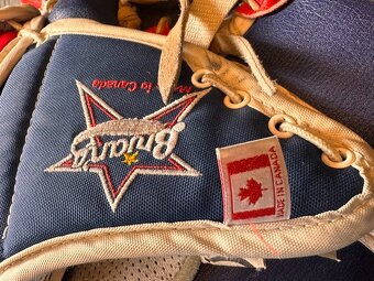 LAPAČKA BRIANS OUTLAW SR - 5