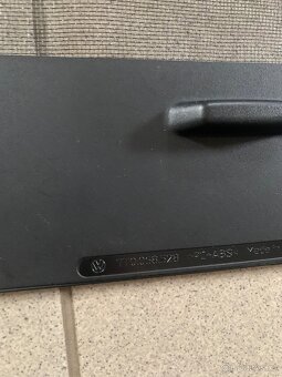 Větrací mřížka pro okno posuvné VW Californie T7 - 5