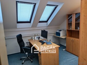 Pronájem kanceláře s plochou 12 m2, v administrativní budově - 5