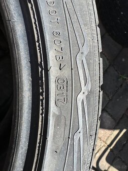 255/40 R19 Nokian WR A4 - 5