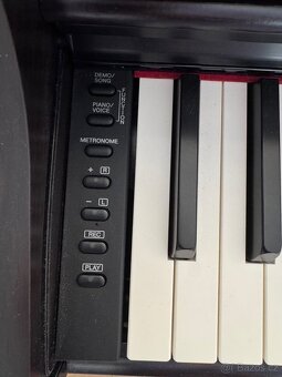Set Yamaha AURIUS YDP-163+klavírní židle - 5