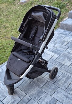 Prodám golfky Thule Spring Stroller Aluminium Midnight Black - 5