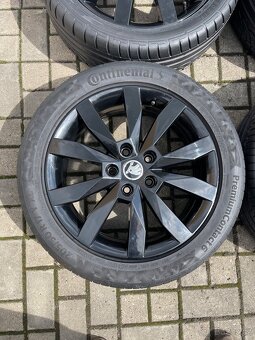 ORIGINÁL Alu Škoda CRYSTAL R17, 5x112 - TOP STAV, LETNÍ - 5