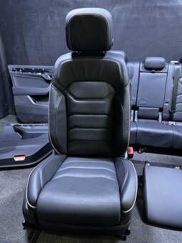 VW Touareg III CR7 kuzeny interier sedacky - 5