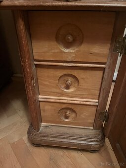 Prodám starý psaci stůl dřevěný - 5