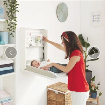 Sklápěcí přebalovací pult na zeď - 5