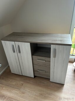 Detska postylka a prebalovaci pult - 5