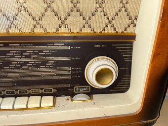 Rádio s gramofonem rok cca 1960 - 5