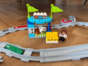 Lego Duplo 10875 Nákladní vlak - 5