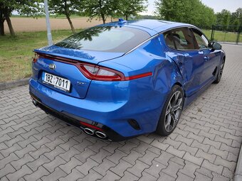 Kia Stinger 3.3 TGDI V6 272 kW 4WD GT-Line r.5/2018 Původ ČR - 5