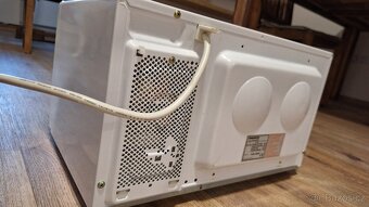 Mikrovlnná trouba s grilem – výborný stav - 5