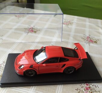 Model Porsche 911 GT3 RS  1:24 Tatra 613 1:24 - 5