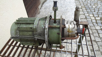prodám hydraulické čerpadlo - 5