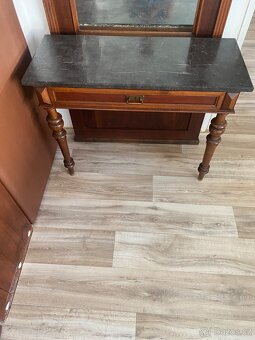 Starožitný nábytek - 5