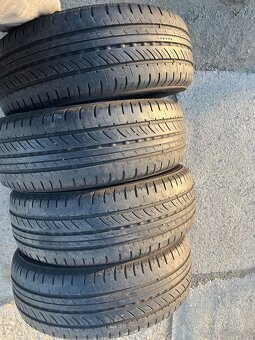 Pneu 215/60/17 C - 5