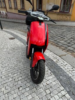 Elektrický skútr Super soco CUX - 5