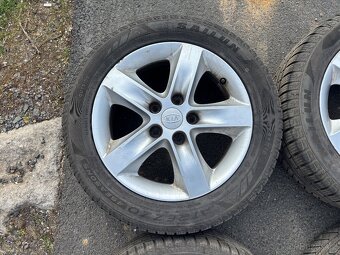 Alu orig letní sada Kia 5x114,3 6J ET51 205/55 R16 - 5