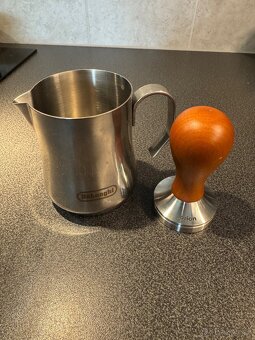 Pákový kávovar DeLonghi s mlýnkem na kávu - 5
