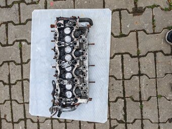 Hlava motoru Iveco Daily 35c13 2.8 JTDI 92kw - 5