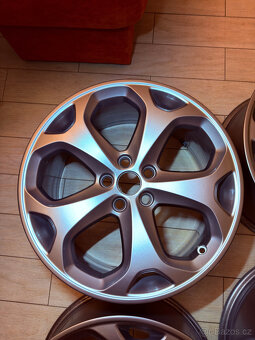 Originální kola Ford Y 8x18" ET55 5x108 po renovaci - 5