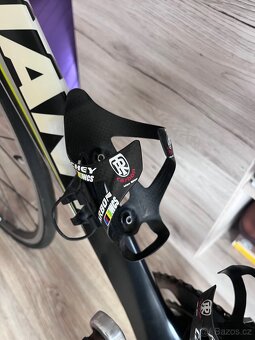 Karbonové silniční kolo Giant, velikost rámu M/L - 5