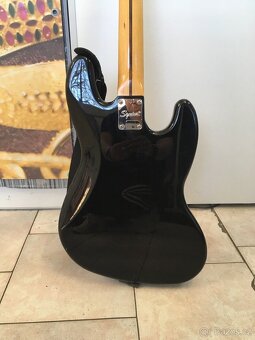 Fender Squier 70S - 5