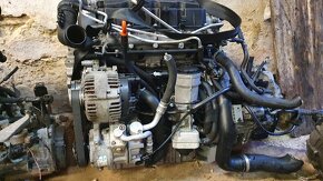 vw škoda motor BLS 1x 158tis km rv 2010, 1x 205tis km - 5
