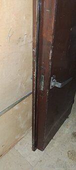 Izolované dveře z chladicích boxů+dřevěné futra - 5
