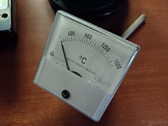 Nabízím měřící přístroje V a A - 5